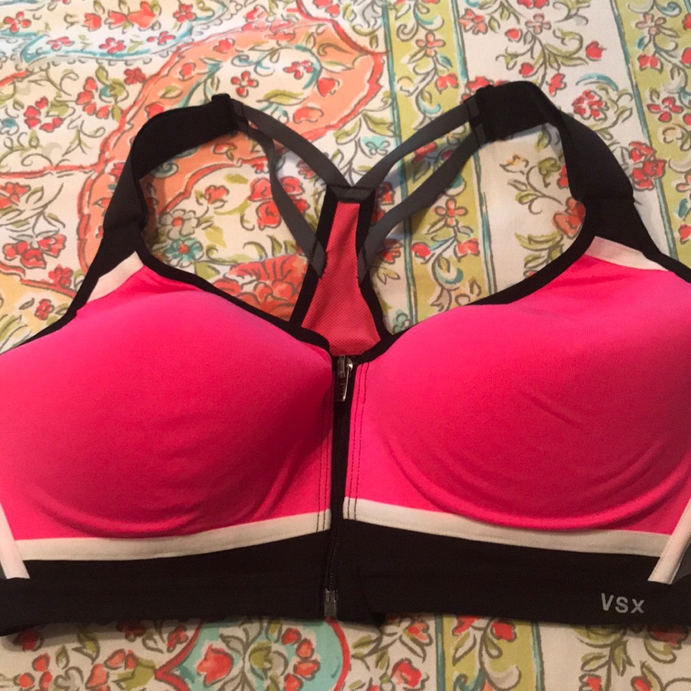 Race back workout bra.